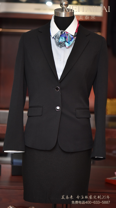 成品女士西服10 
