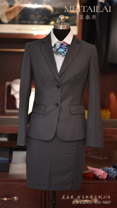  成品女士西服11 