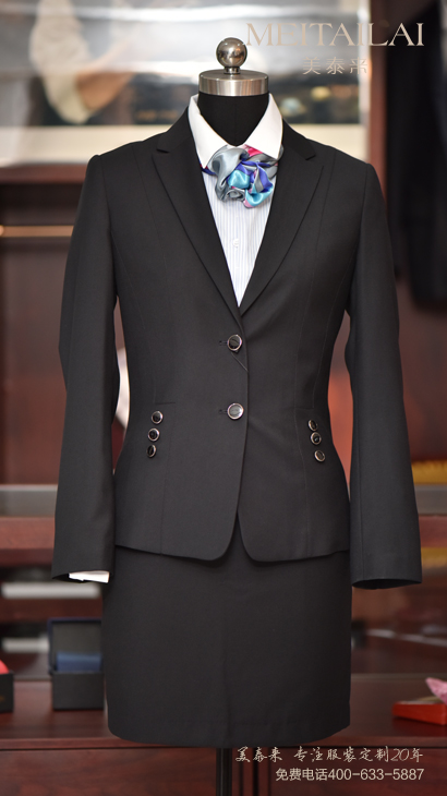  成品女士西服12 